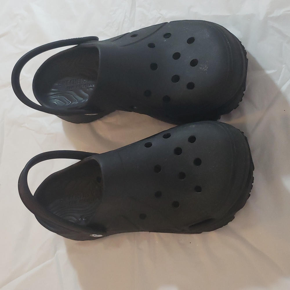 Skeechers Crocs Style